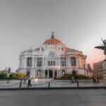 Fotografía frontal de Palacio de Bellas Artes en México.