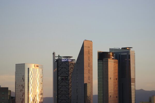Sustentabilidad en Inmobiliaria: Proyectos Eco-amigables en la CDMX Edificios de Ciudad de México